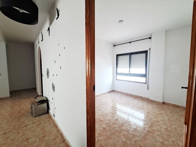 3 bedroom Apartment for sale in Dénia - € 185,000 (Ref: 9787950)