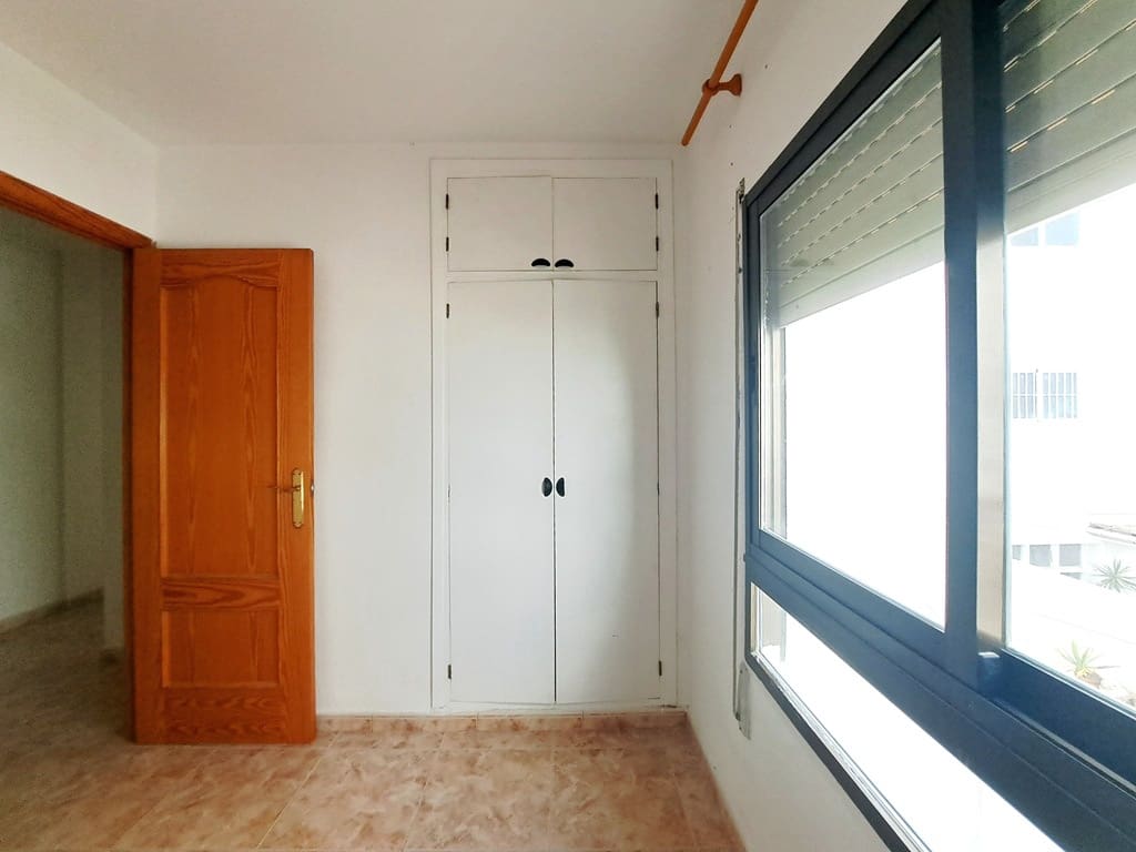 3 bedroom Apartment for sale in Denia - € 185,000 (Ref: 9787950)