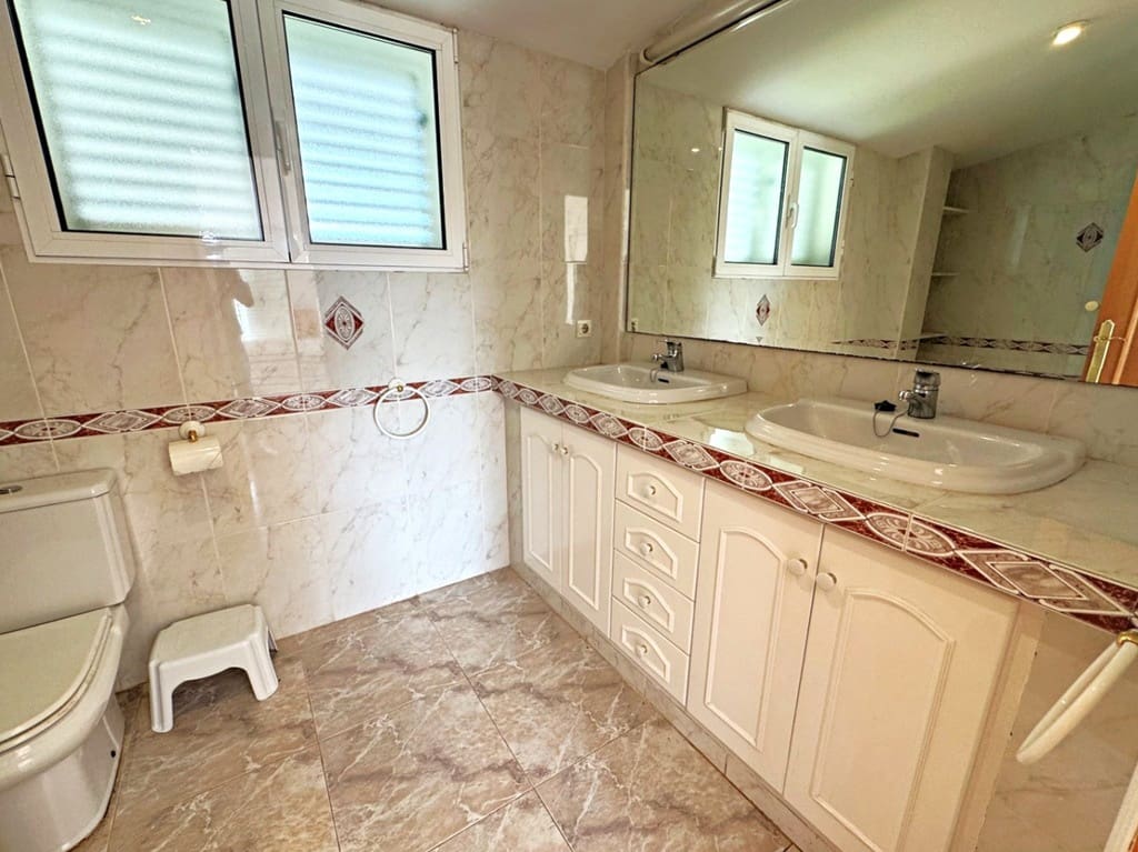 3 makuuhuone Huvila myytävänä paikassa Denia mukana uima-altaan 
autotalli - 610 000 € (Ref: 9805834)