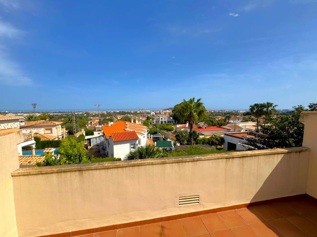 3 makuuhuone Huvila myytävänä paikassa Denia mukana uima-altaan 
autotalli - 610 000 € (Ref: 9805834)