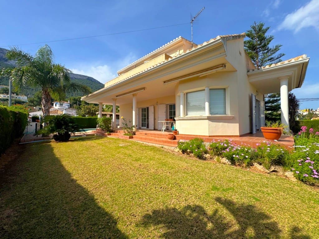 3 makuuhuone Huvila myytävänä paikassa Denia mukana uima-altaan 
autotalli - 610 000 € (Ref: 9805834)