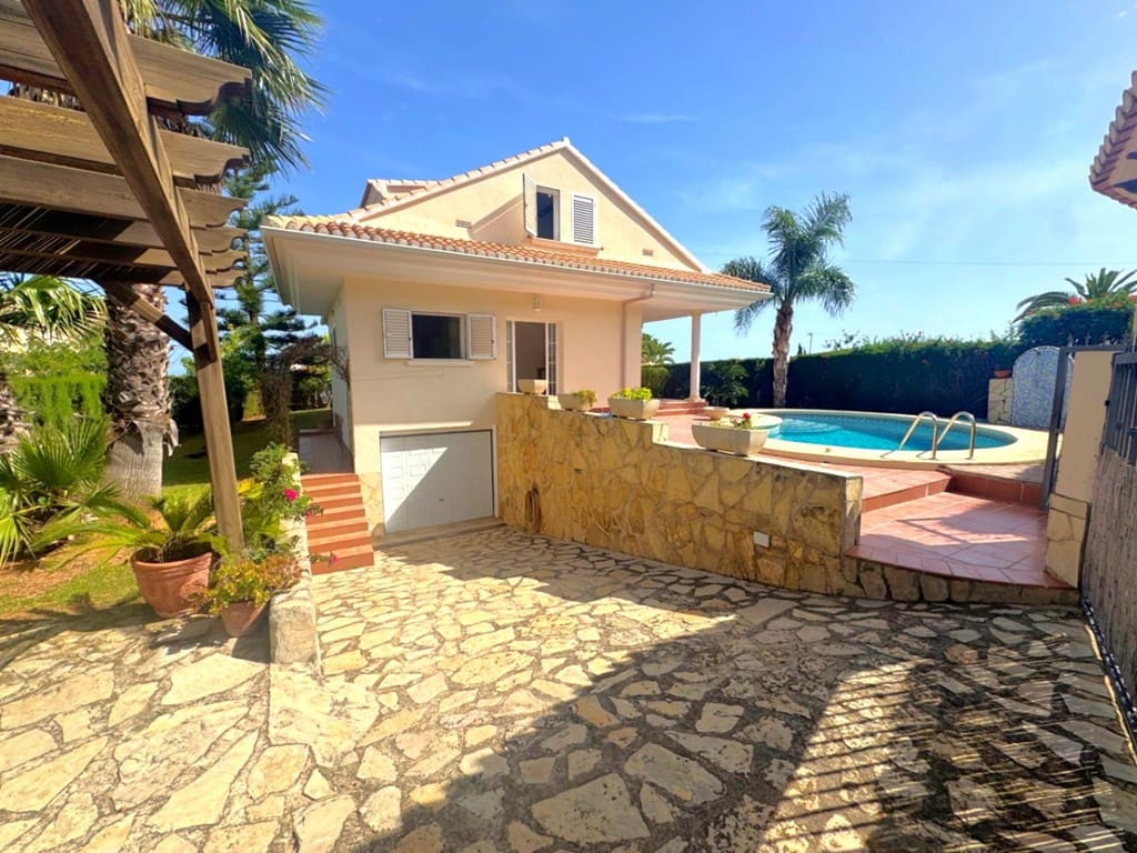 3 makuuhuone Huvila myytävänä paikassa Denia mukana uima-altaan 
autotalli - 610 000 € (Ref: 9805834)