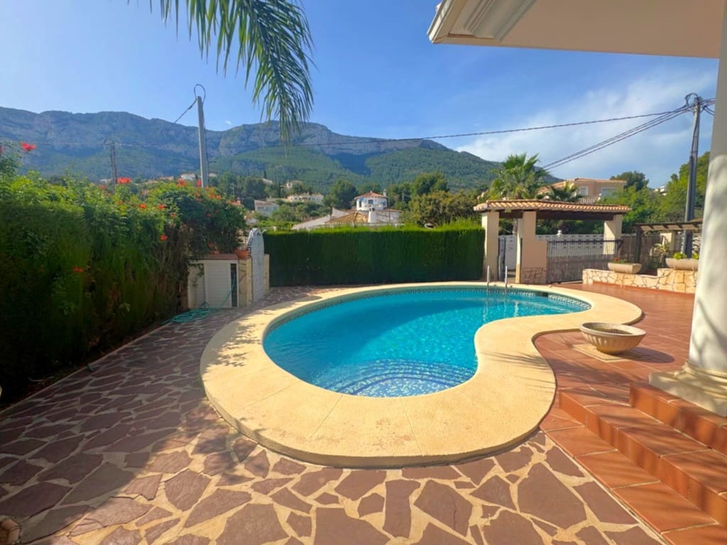 3 makuuhuone Huvila myytävänä paikassa Denia mukana uima-altaan 
autotalli - 610 000 € (Ref: 9805834)