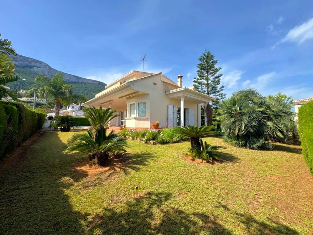 3 makuuhuone Huvila myytävänä paikassa Denia mukana uima-altaan 
autotalli - 610 000 € (Ref: 9805834)