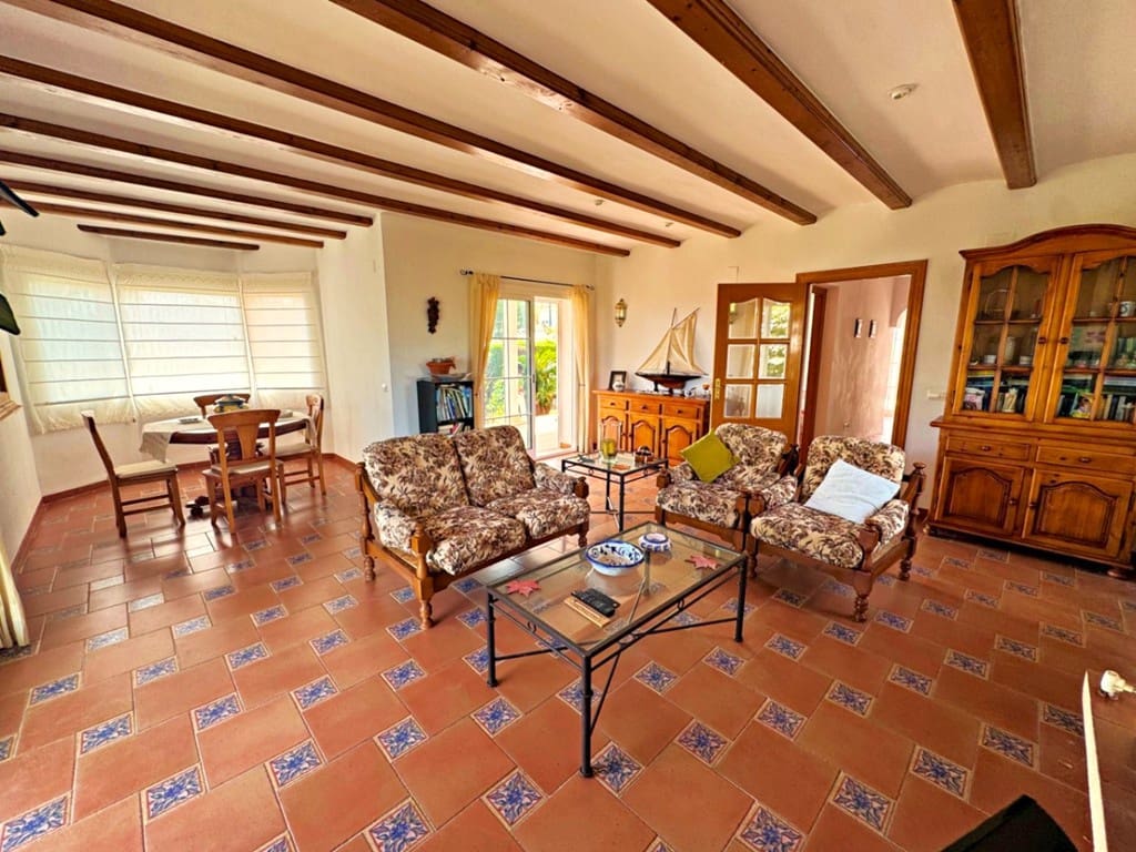 3 makuuhuone Huvila myytävänä paikassa Denia mukana uima-altaan 
autotalli - 610 000 € (Ref: 9805834)