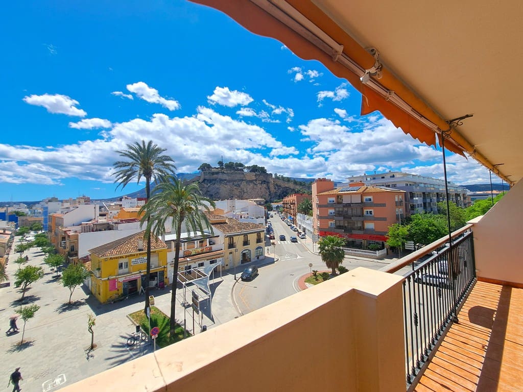 3 soveværelse Lejlighed til salg i Denia med swimmingpool garage - € 430.000 (Ref: 9834246)