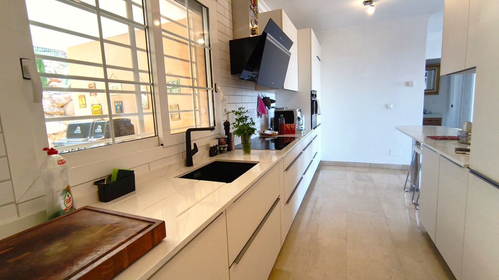 3 soverom Leilighet til salgs i La Sella med svømmebasseng garasje - € 550 000 (Ref: 9876866)