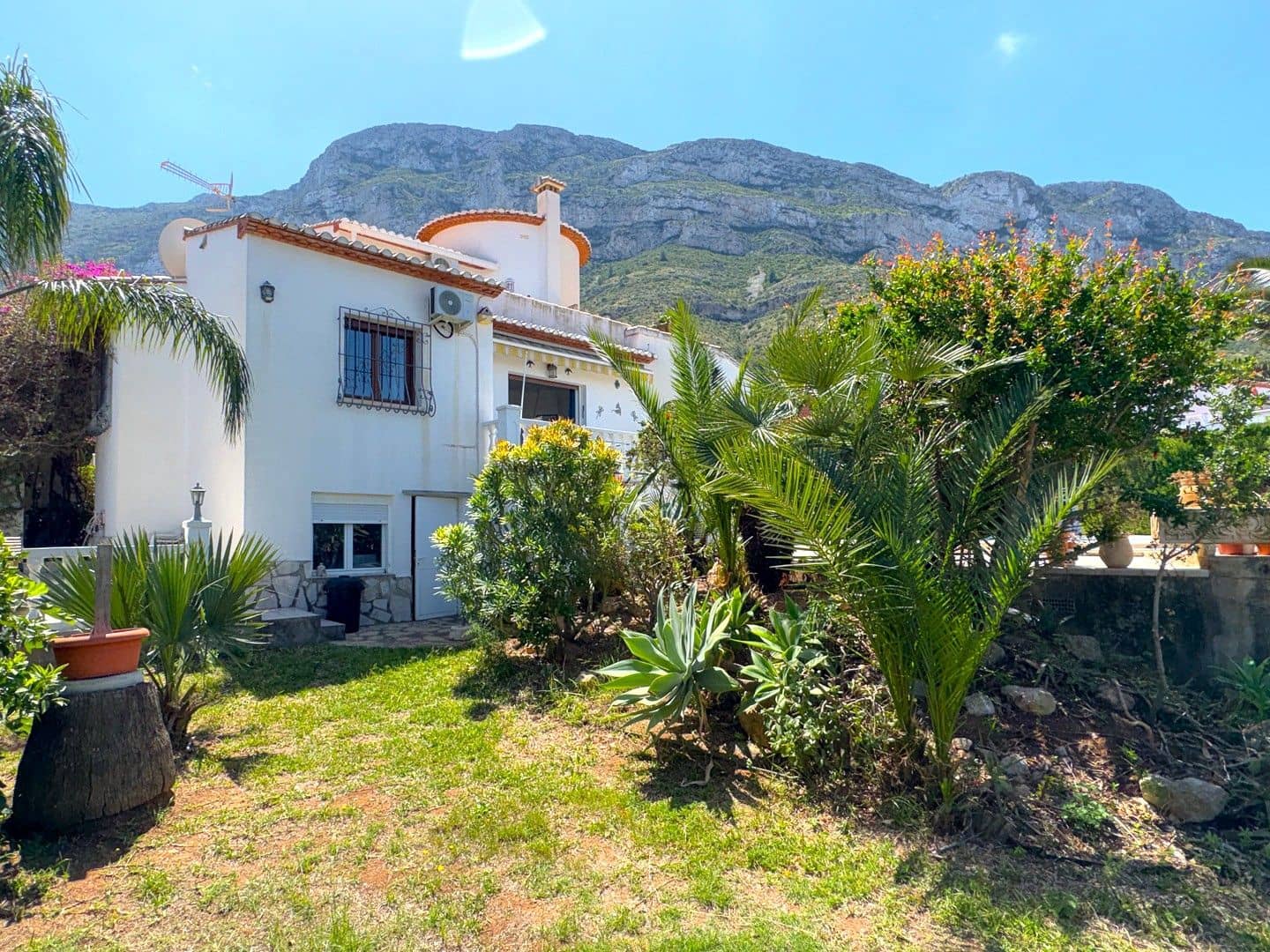 3 bedroom Villa for sale in Denia with pool garage - € 570,000 (Ref: 9961626)