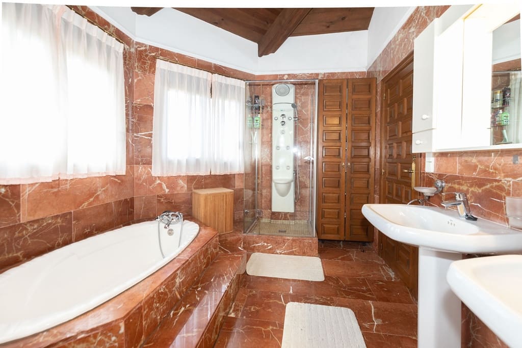 4 sypialnia Willa na sprzedaż w Denia z garażem - 870 000 € (Ref: 9965680)