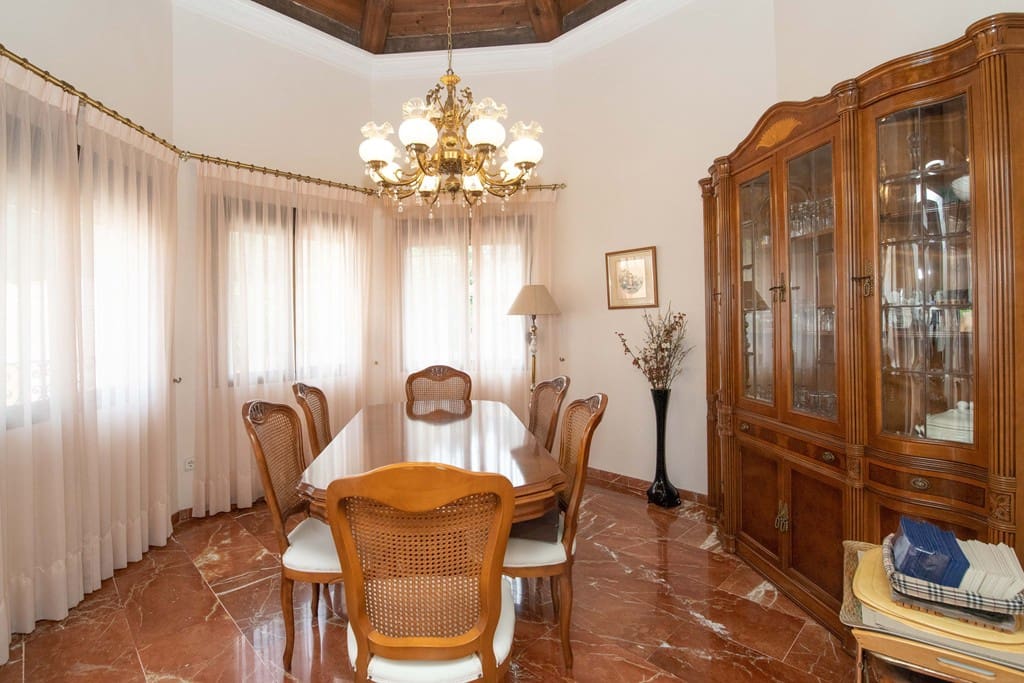 4 sypialnia Willa na sprzedaż w Denia z garażem - 870 000 € (Ref: 9965680)