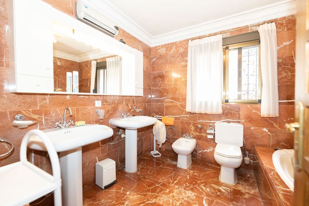 4 sypialnia Willa na sprzedaż w Denia z garażem - 870 000 € (Ref: 9965680)