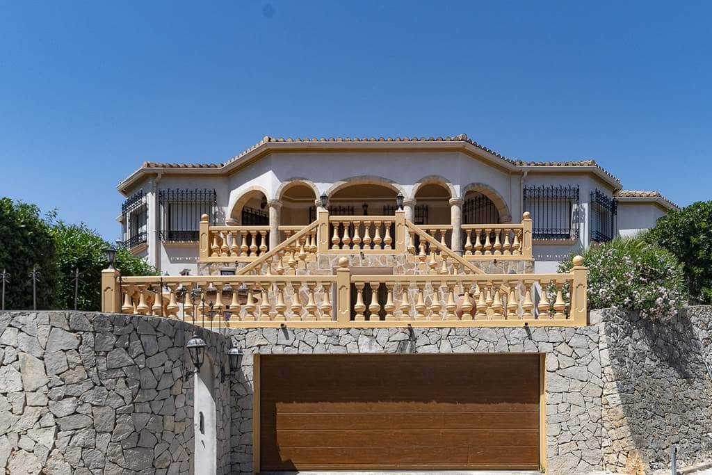4 sypialnia Willa na sprzedaż w Denia z garażem - 870 000 € (Ref: 9965680)