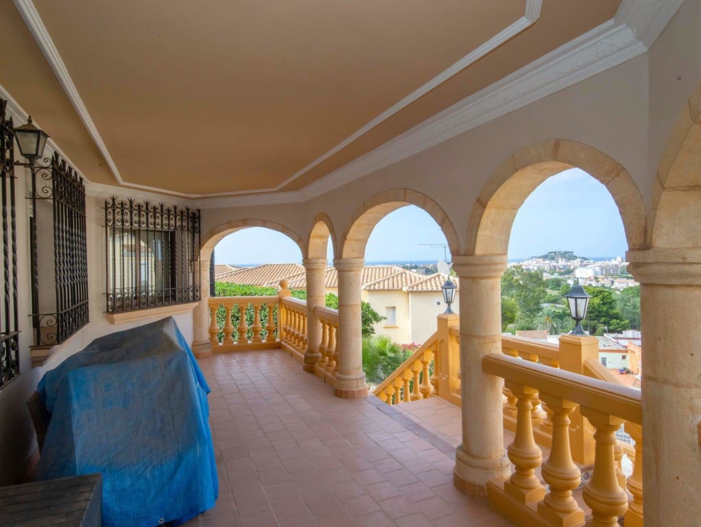 4 sypialnia Willa na sprzedaż w Denia z garażem - 870 000 € (Ref: 9965680)