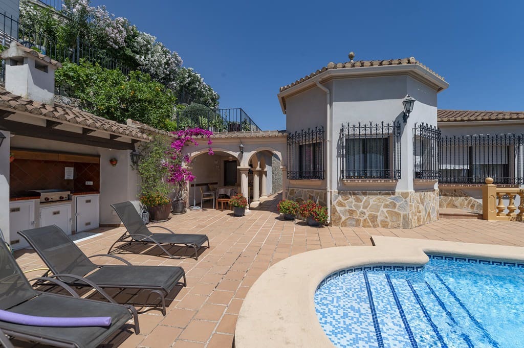 4 sypialnia Willa na sprzedaż w Denia z garażem - 870 000 € (Ref: 9965680)