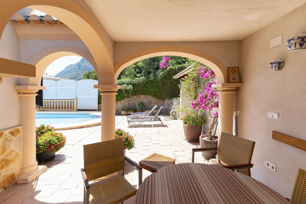 4 sypialnia Willa na sprzedaż w Denia z garażem - 870 000 € (Ref: 9965680)