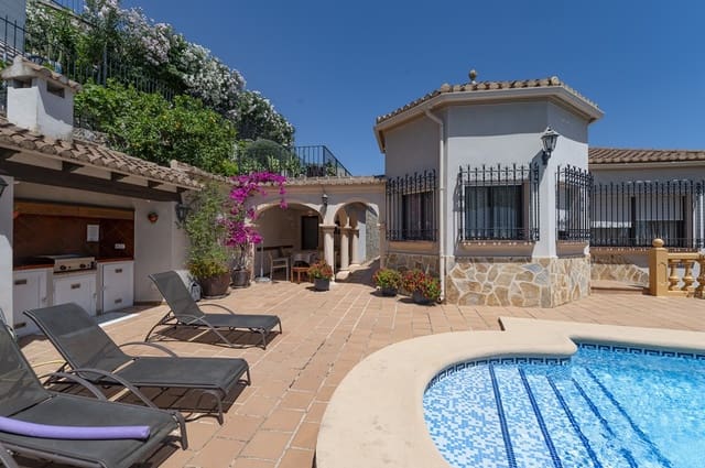 4 soverom Villa til salgs i Dénia med garasje - € 870 000 (Ref: 9965680)