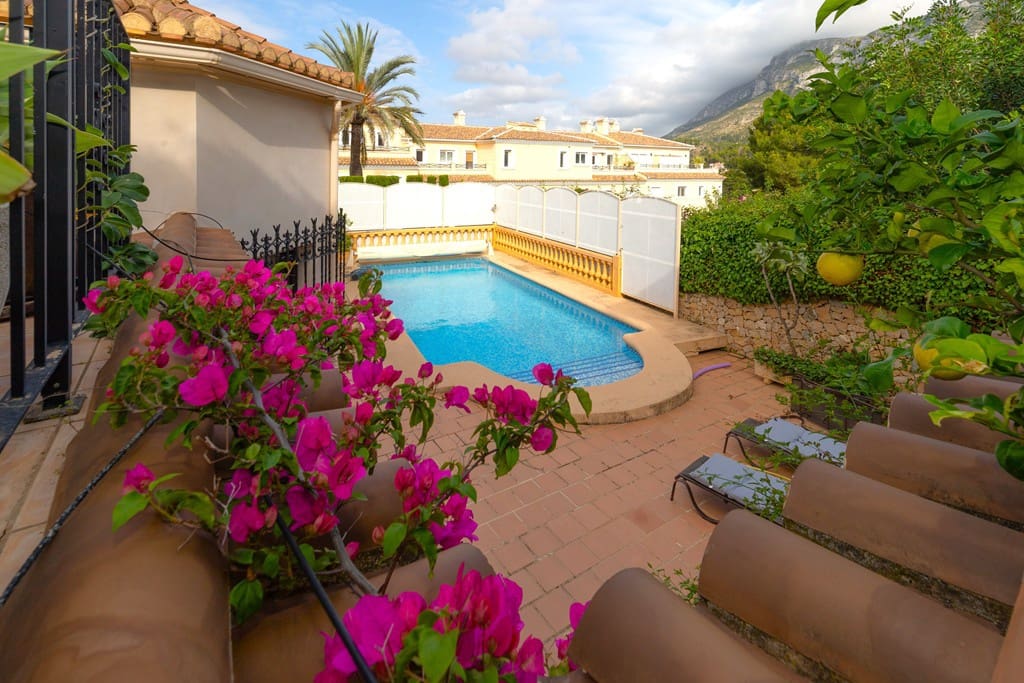 4 sypialnia Willa na sprzedaż w Denia z garażem - 870 000 € (Ref: 9965680)