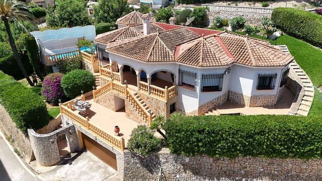 4 soverom Villa til salgs i Dénia med garasje - € 870 000 (Ref: 9965680)