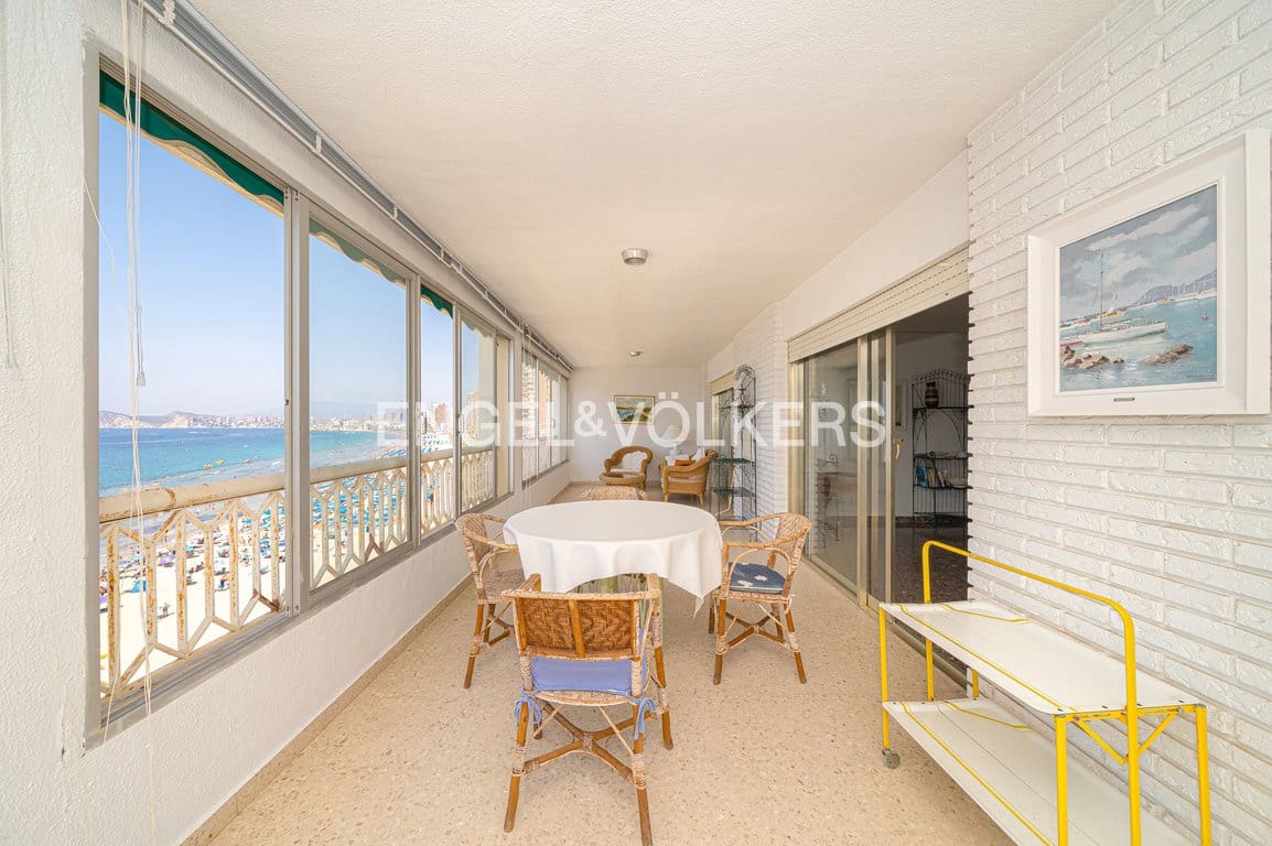 3 soverom Leilighet til salgs i Benidorm med svømmebasseng garasje - € 575 000 (Ref: 10007765)