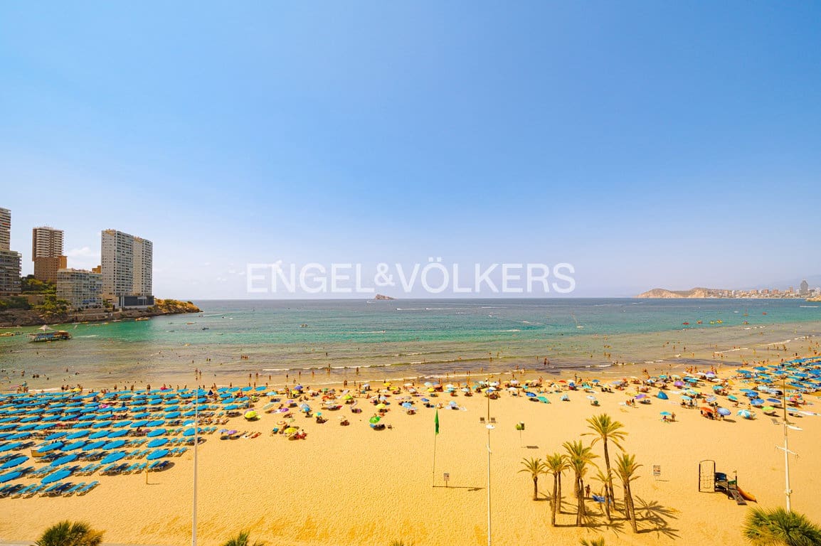 3 soverom Leilighet til salgs i Benidorm med svømmebasseng garasje - € 575 000 (Ref: 10007765)