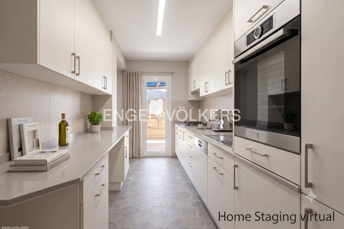 Garage for sale in Benidorm - € 410,000 (Ref: 10007766)