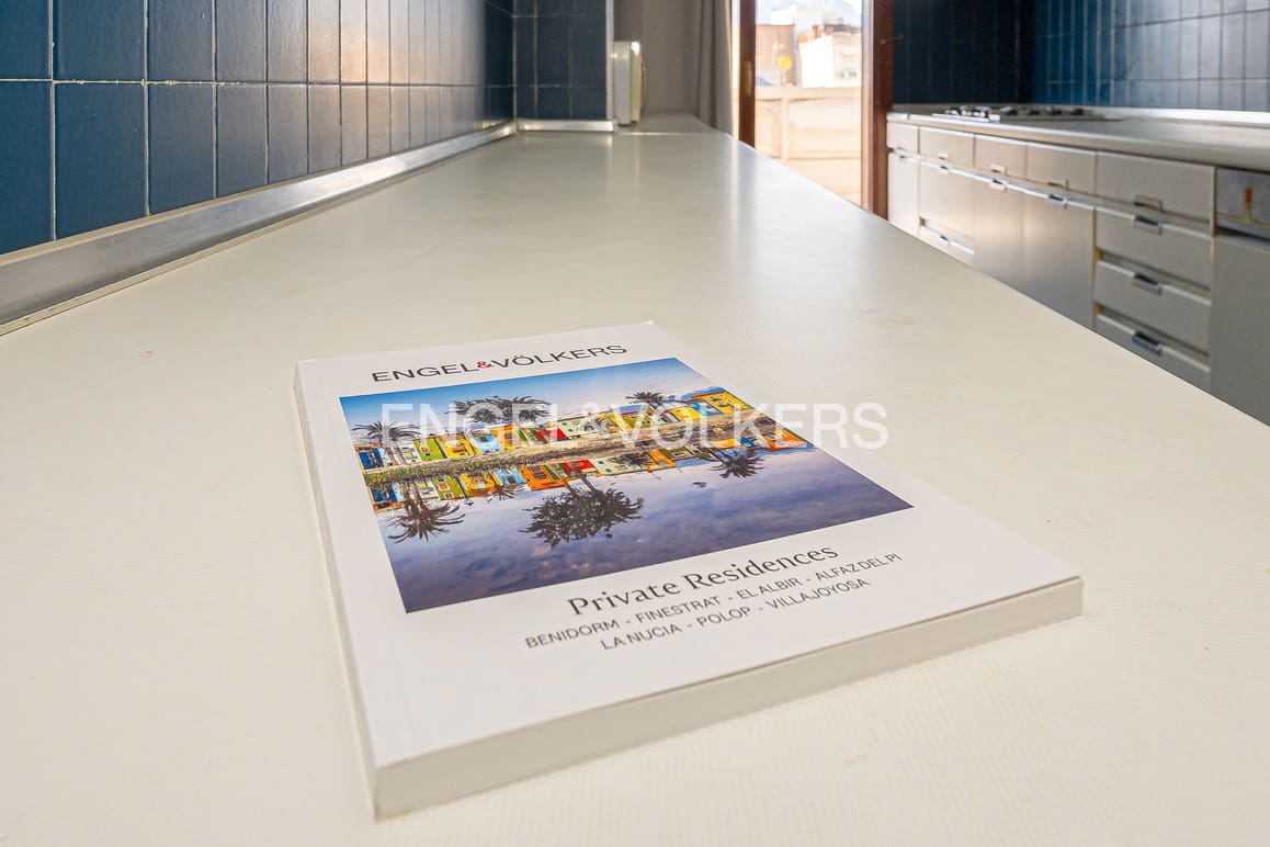 Garage for sale in Benidorm - € 410,000 (Ref: 10007766)