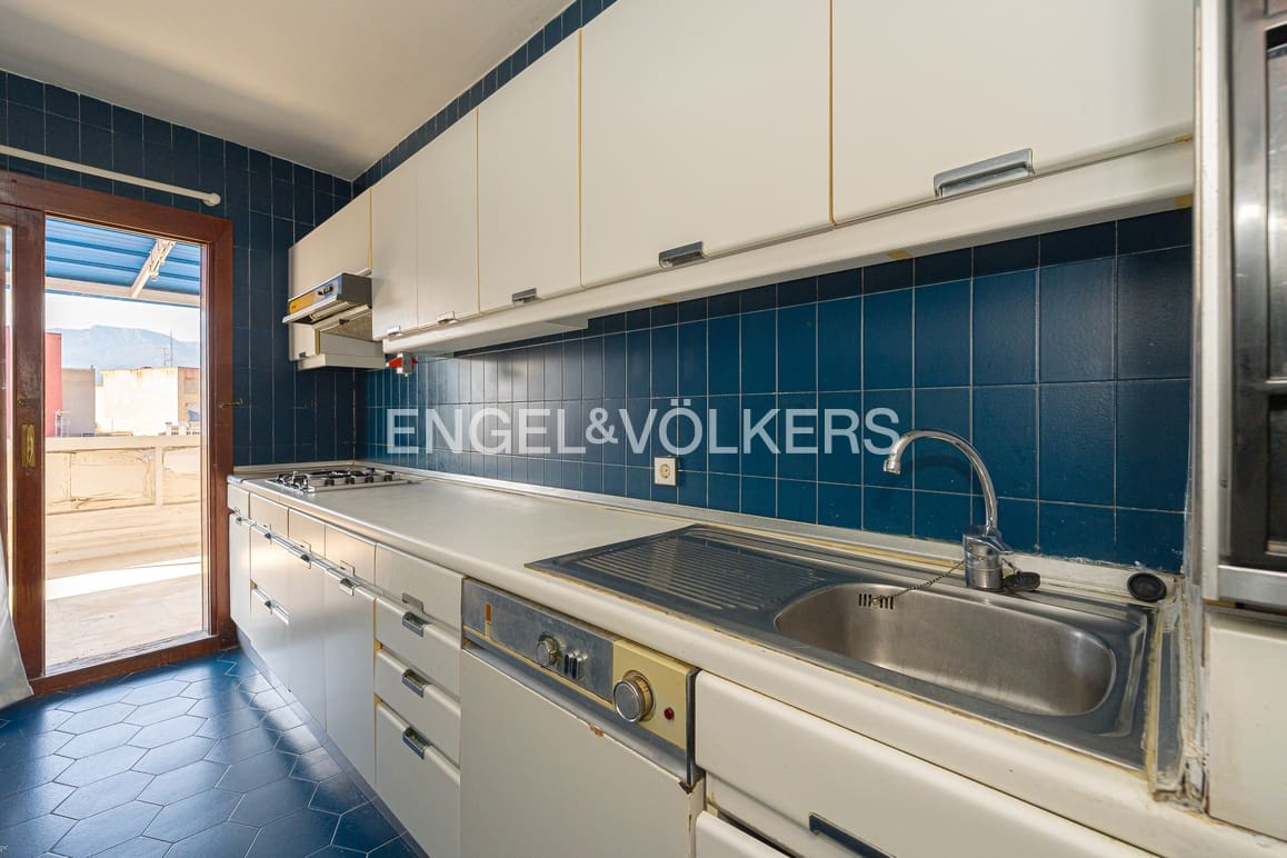 Garage for sale in Benidorm - € 410,000 (Ref: 10007766)