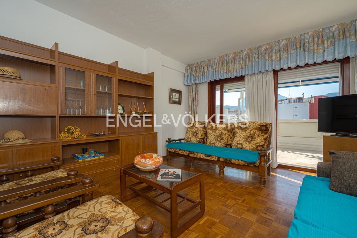 Garage for sale in Benidorm - € 410,000 (Ref: 10007766)