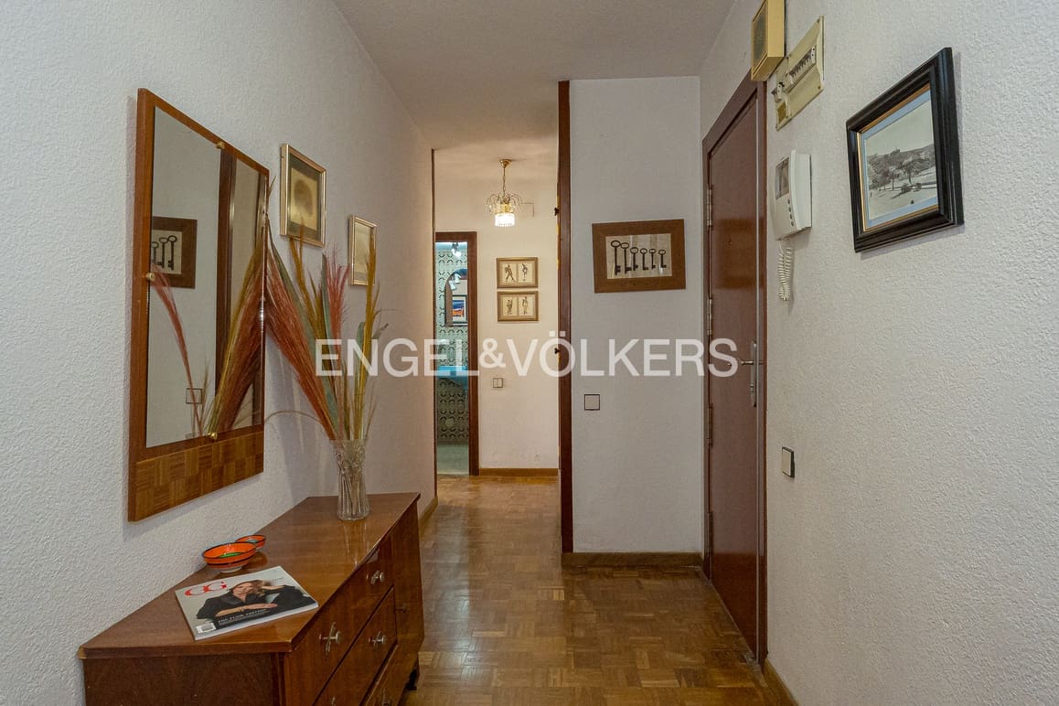 Garage for sale in Benidorm - € 410,000 (Ref: 10007766)