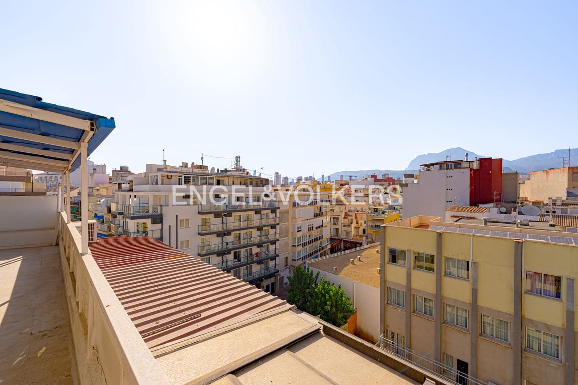 Garage for sale in Benidorm - € 410,000 (Ref: 10007766)