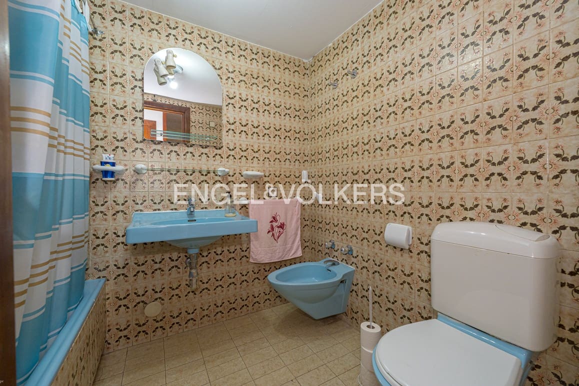Garage for sale in Benidorm - € 410,000 (Ref: 10007766)