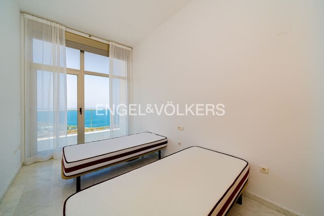 Apartamento de 3 habitaciones en Benidorm en venta con piscina garaje - 895.000 € (Ref: 10007919)