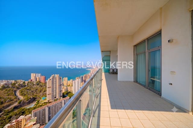 Apartamento de 3 habitaciones en Benidorm en venta con piscina garaje - 895.000 € (Ref: 10007919)