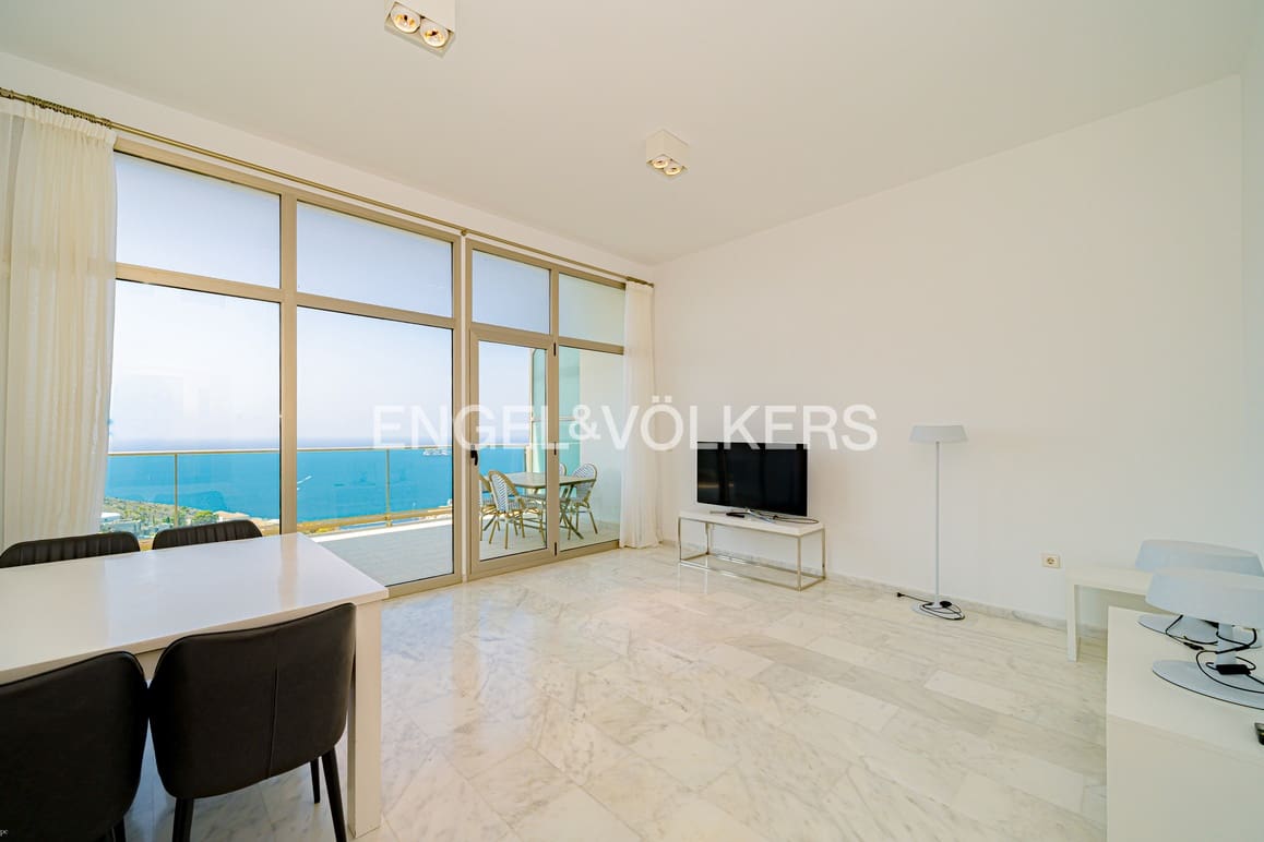 Apartamento de 3 habitaciones en Benidorm en venta con piscina garaje - 895.000 € (Ref: 10007919)