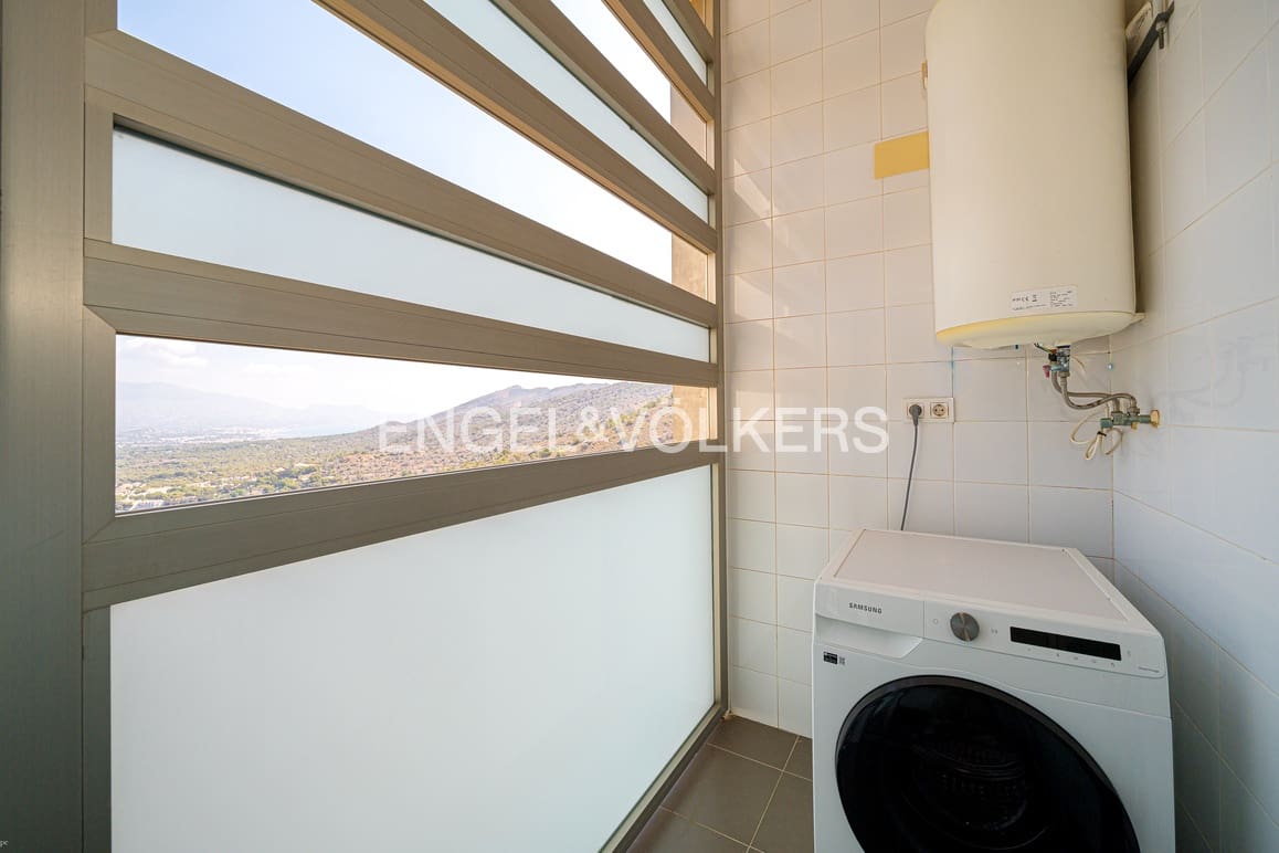 Apartamento de 3 habitaciones en Benidorm en venta con piscina garaje - 895.000 € (Ref: 10007919)