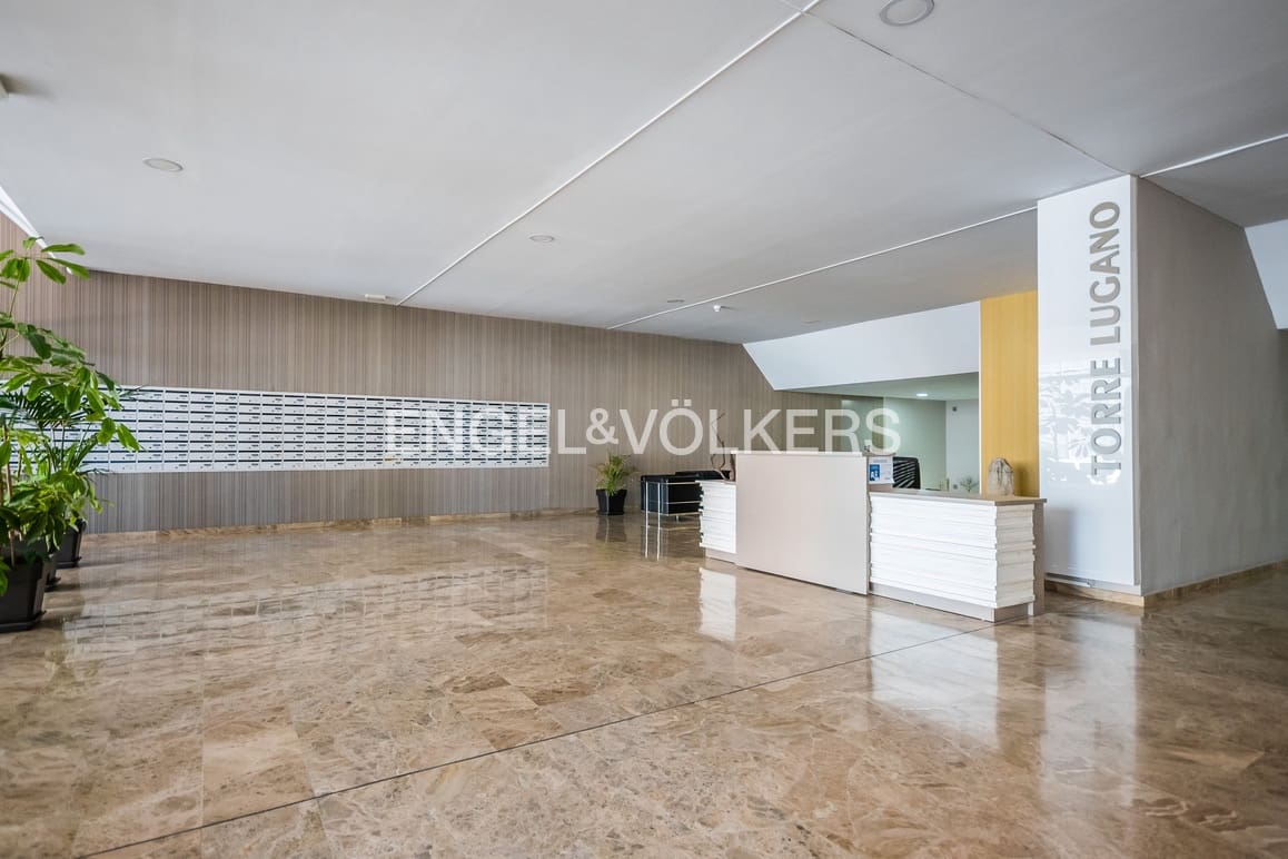 Apartamento de 3 habitaciones en Benidorm en venta con piscina garaje - 895.000 € (Ref: 10007919)