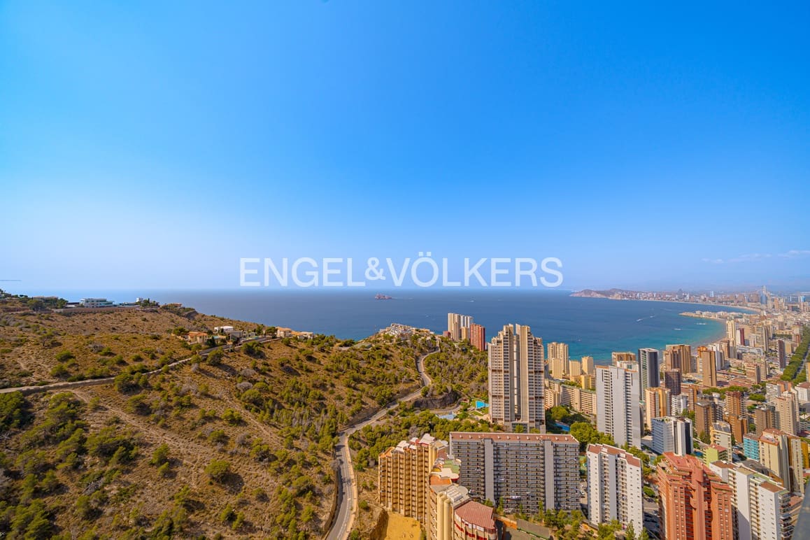 Apartamento de 3 habitaciones en Benidorm en venta con piscina garaje - 895.000 € (Ref: 10007919)