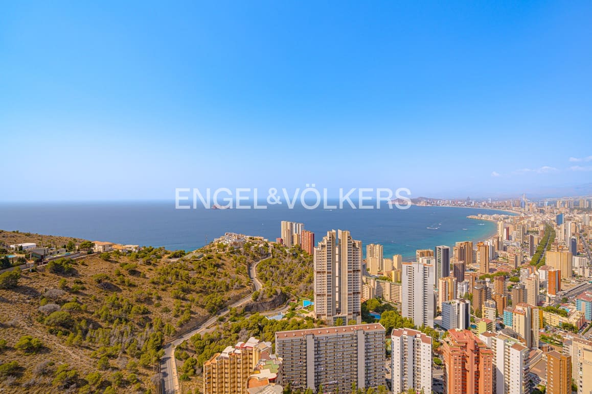 Apartamento de 3 habitaciones en Benidorm en venta con piscina garaje - 895.000 € (Ref: 10007919)
