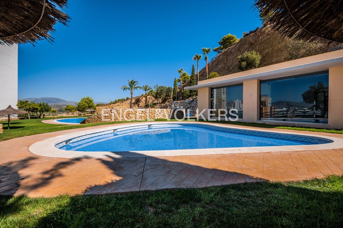 Apartamento de 3 habitaciones en Benidorm en venta con piscina garaje - 895.000 € (Ref: 10007919)
