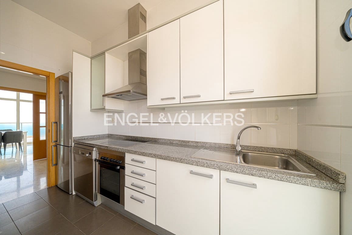 Apartamento de 3 habitaciones en Benidorm en venta con piscina garaje - 895.000 € (Ref: 10007919)