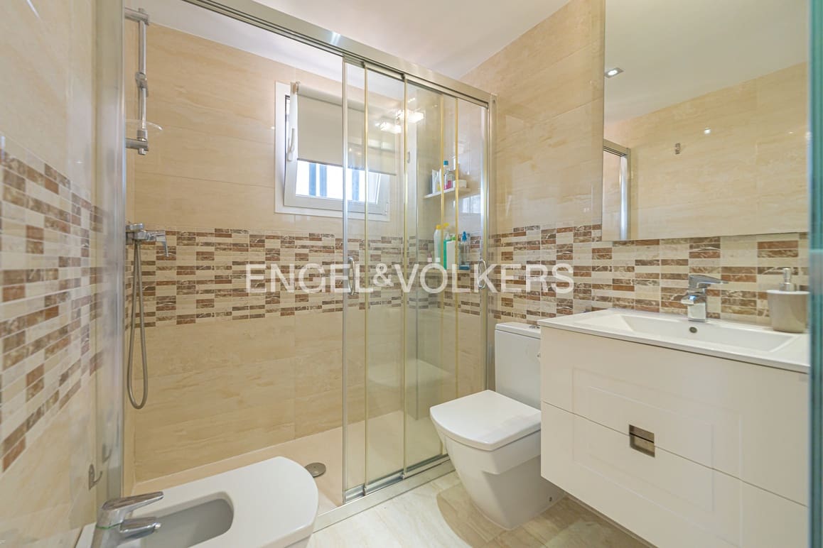 2 bedroom Apartment for sale in Benidorm with pool garage - € 325,000 (Ref: 10009485)