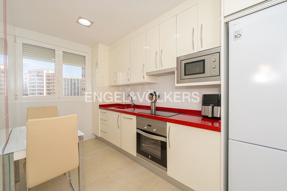 2 bedroom Apartment for sale in Benidorm with pool garage - € 325,000 (Ref: 10009485)