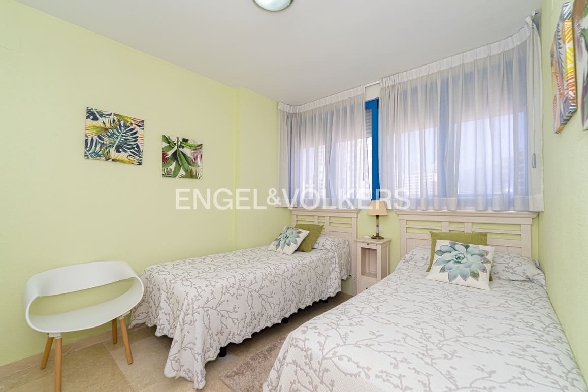 2 bedroom Apartment for sale in Benidorm with pool garage - € 325,000 (Ref: 10009485)
