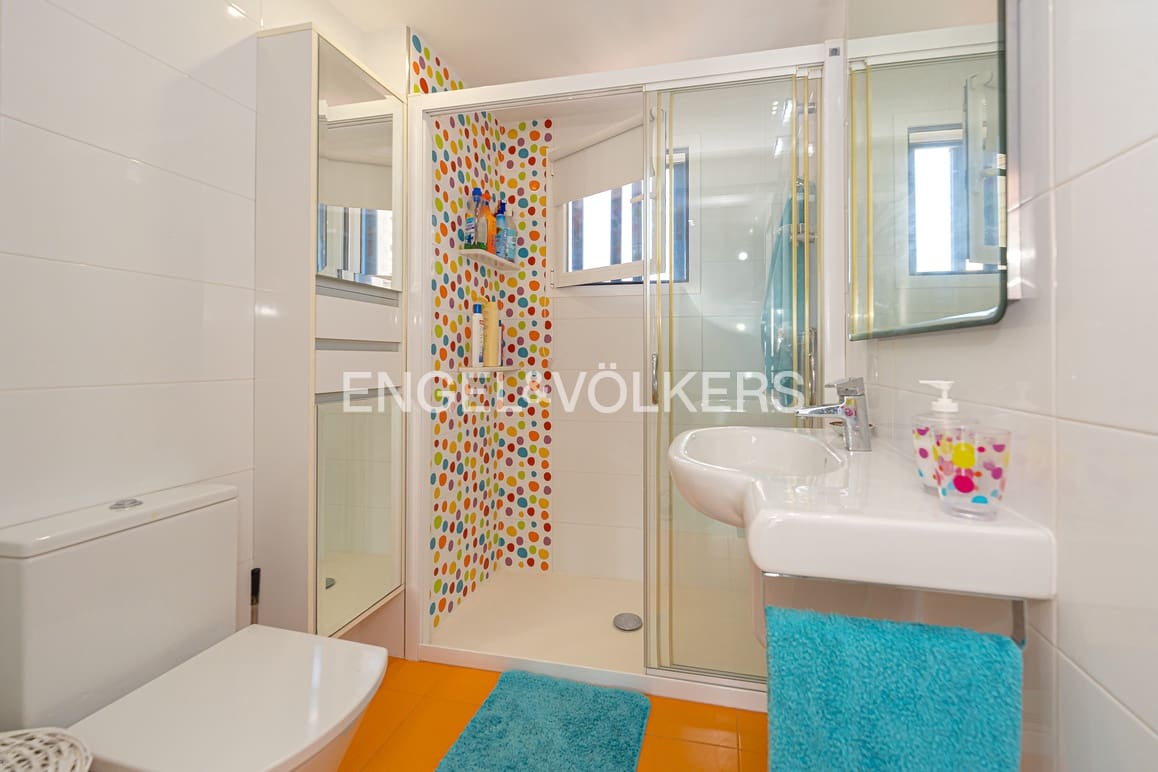 2 bedroom Apartment for sale in Benidorm with pool garage - € 325,000 (Ref: 10009485)