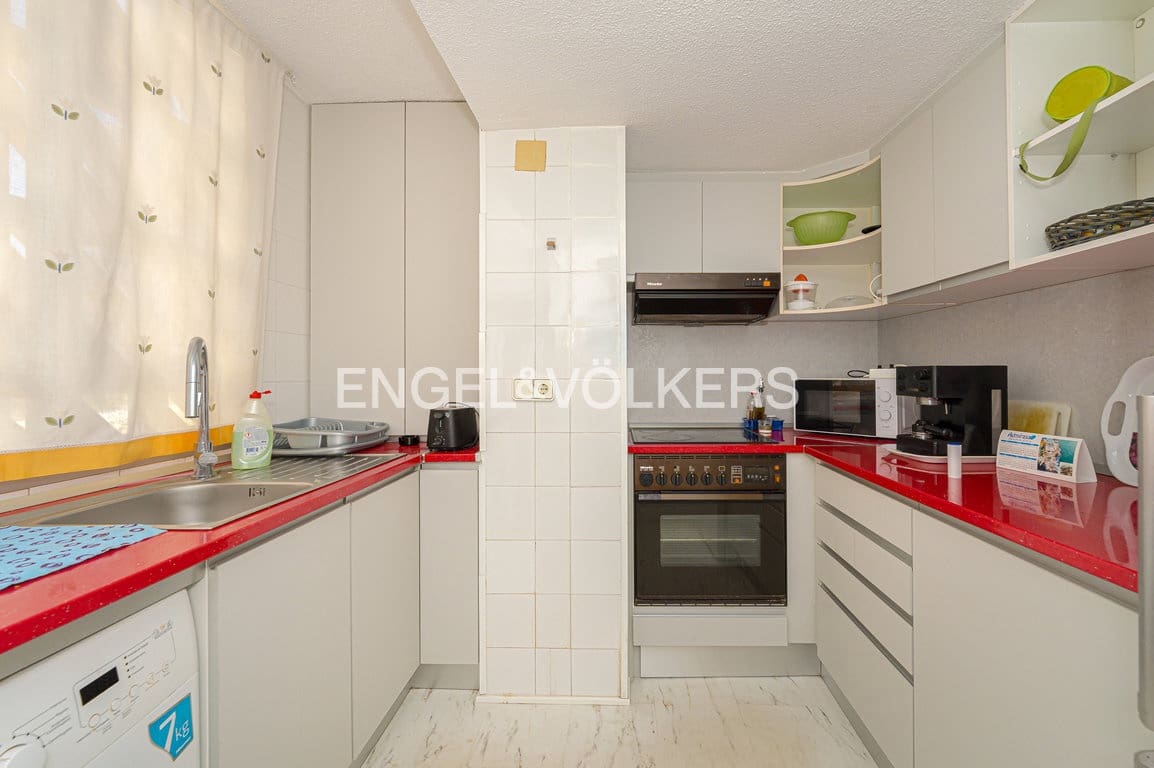 3 sypialnia Apartament na sprzedaż w Benidorm z basenem garażem - 550 000 € (Ref: 10015914)