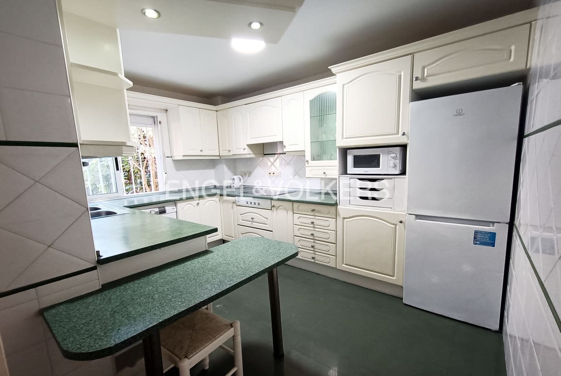 5 sovrum Villa till salu i Benidorm med pool garage - 477 000 € (Ref: 10030907)