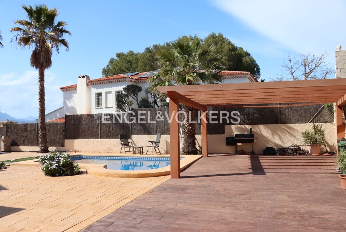 5 sovrum Villa till salu i Benidorm med pool garage - 477 000 € (Ref: 10030907)
