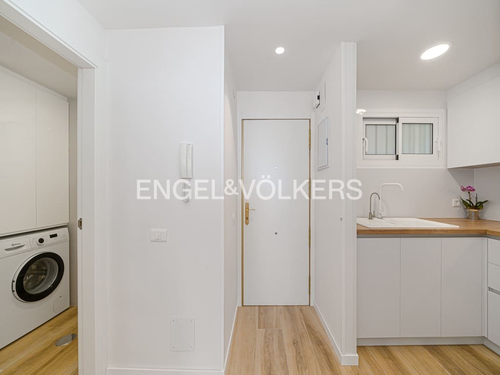 Apartamento de 2 habitaciones en Benidorm en alquiler con piscina garaje - 1.600 € (Ref: 10034242)
