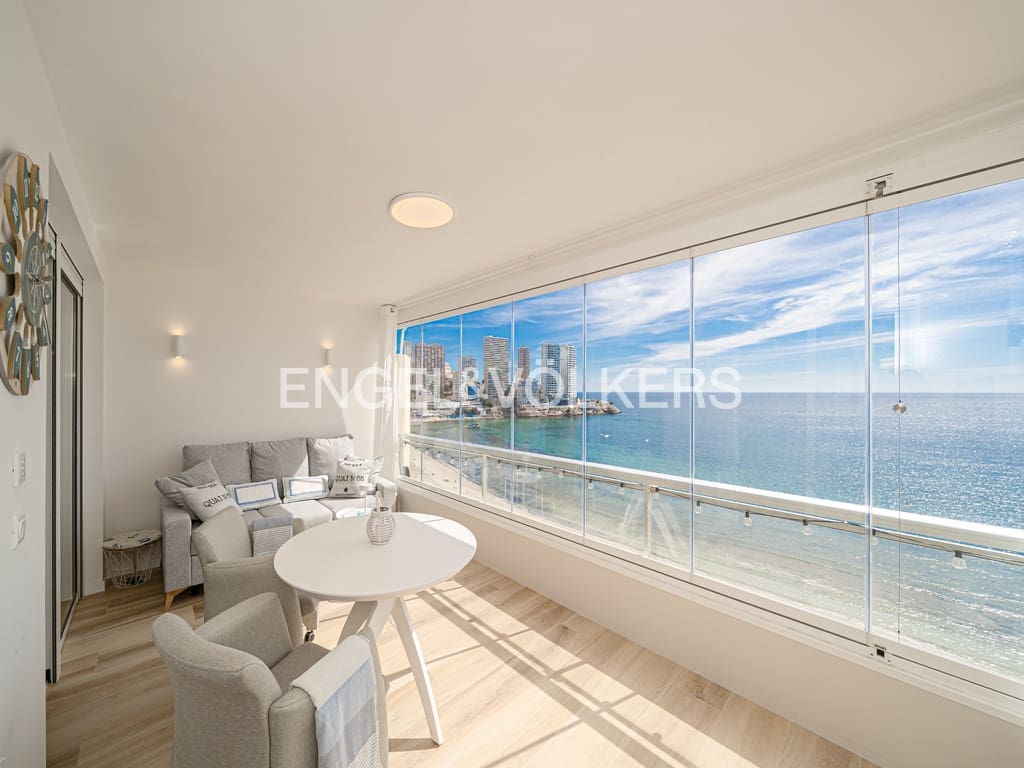 Apartamento de 2 habitaciones en Benidorm en alquiler con piscina garaje - 1.600 € (Ref: 10034242)