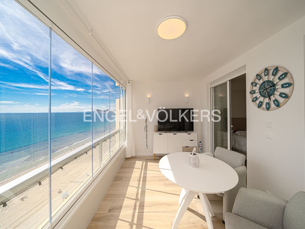 Apartamento de 2 habitaciones en Benidorm en alquiler con piscina garaje - 1.600 € (Ref: 10034242)